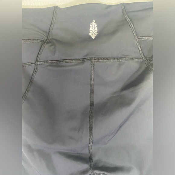 FP Movement by Free People Black Capri Leggings NWOT Size M SKU0730 - Picture 4 of 6